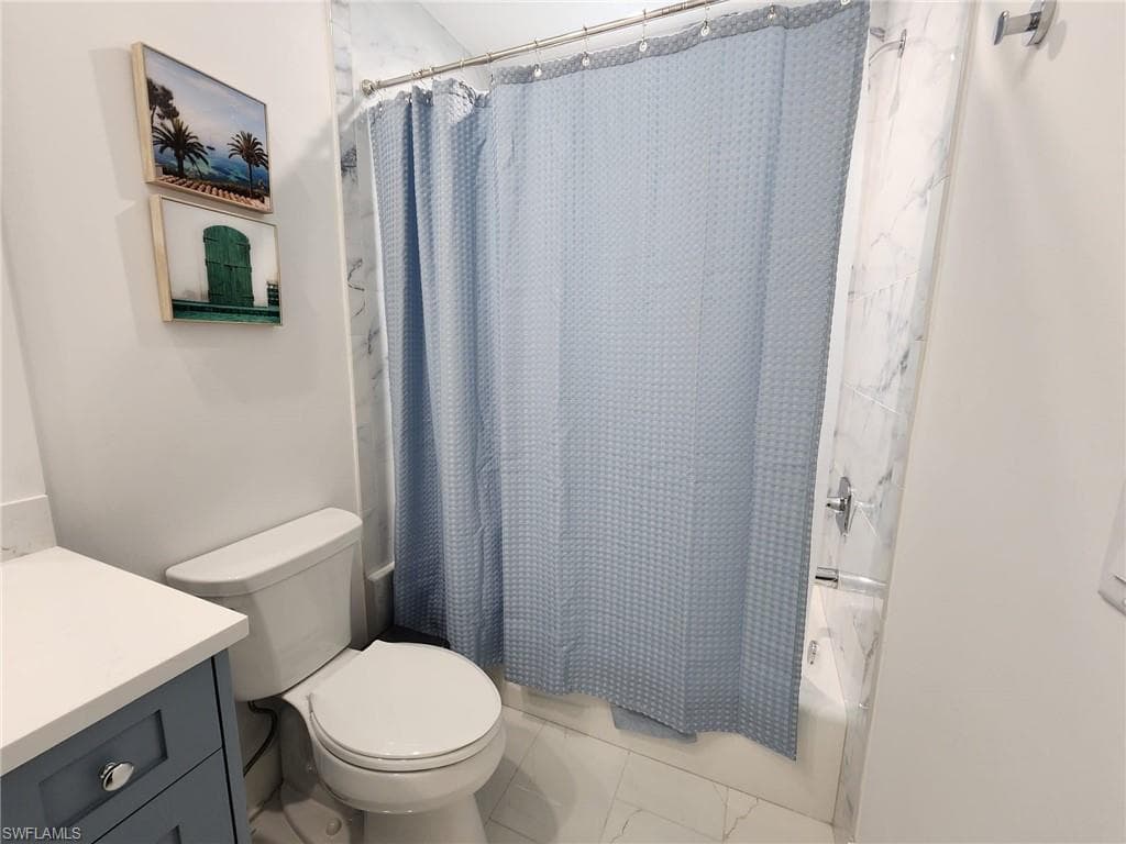 108 Gulfstream St, Marco Island, FL 34145-10