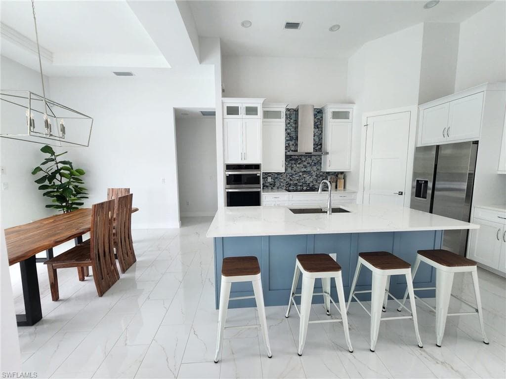 108 Gulfstream St, Marco Island, FL 34145-4