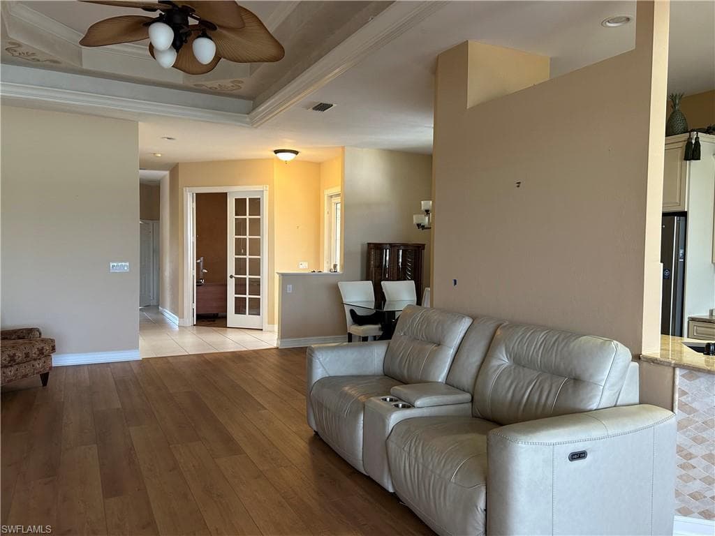 3893 Jasmine Lake Cir, Naples, FL 34119-5