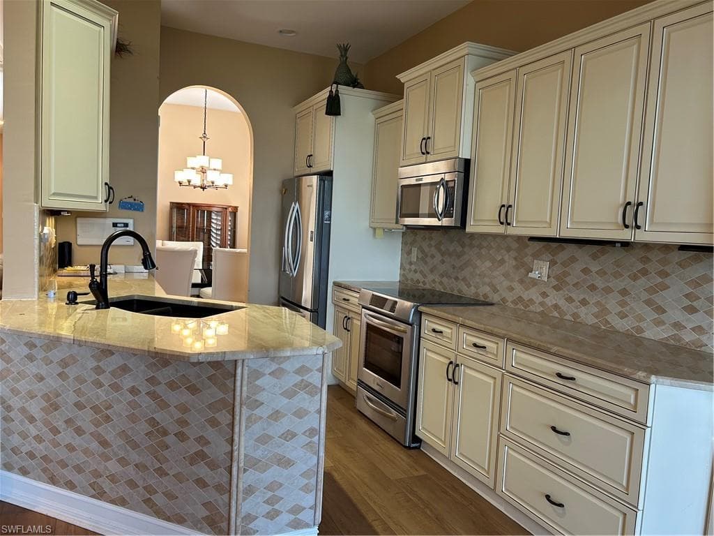 3893 Jasmine Lake Cir, Naples, FL 34119-8