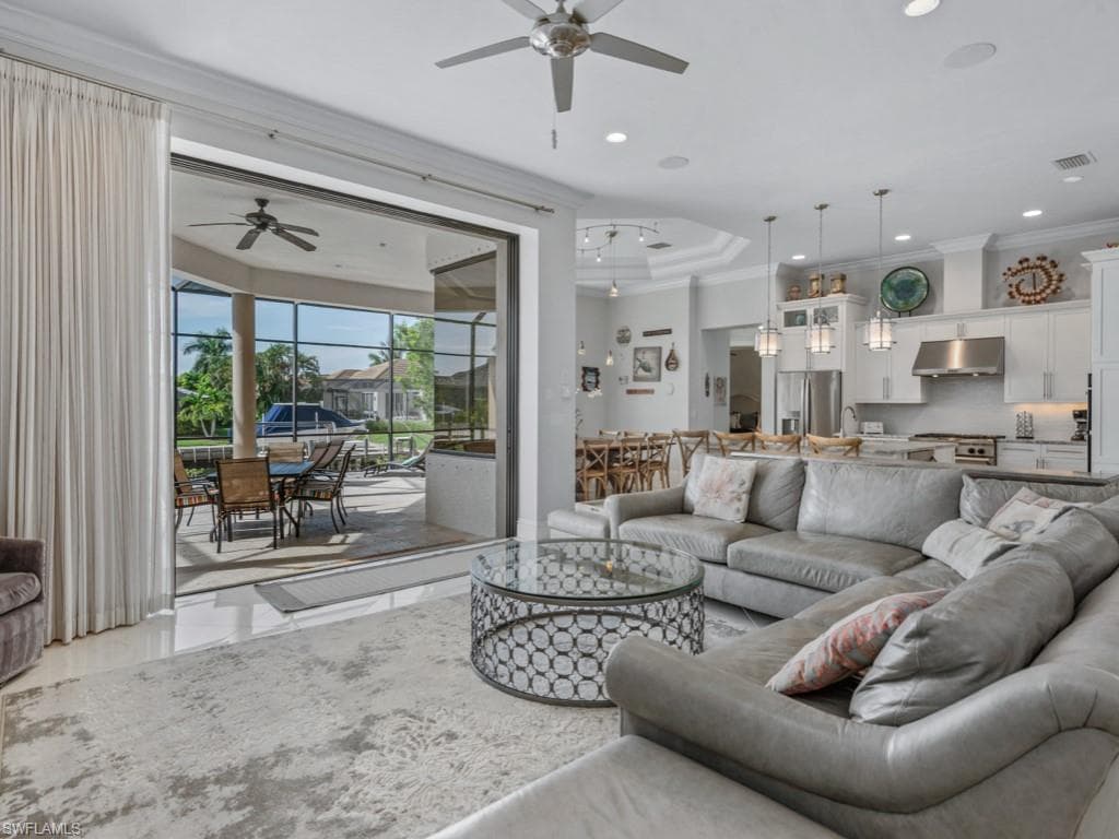 1107 Breakwater Ct, Marco Island, FL 34145-14