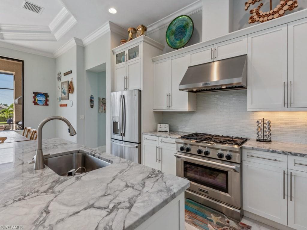 1107 Breakwater Ct, Marco Island, FL 34145-18