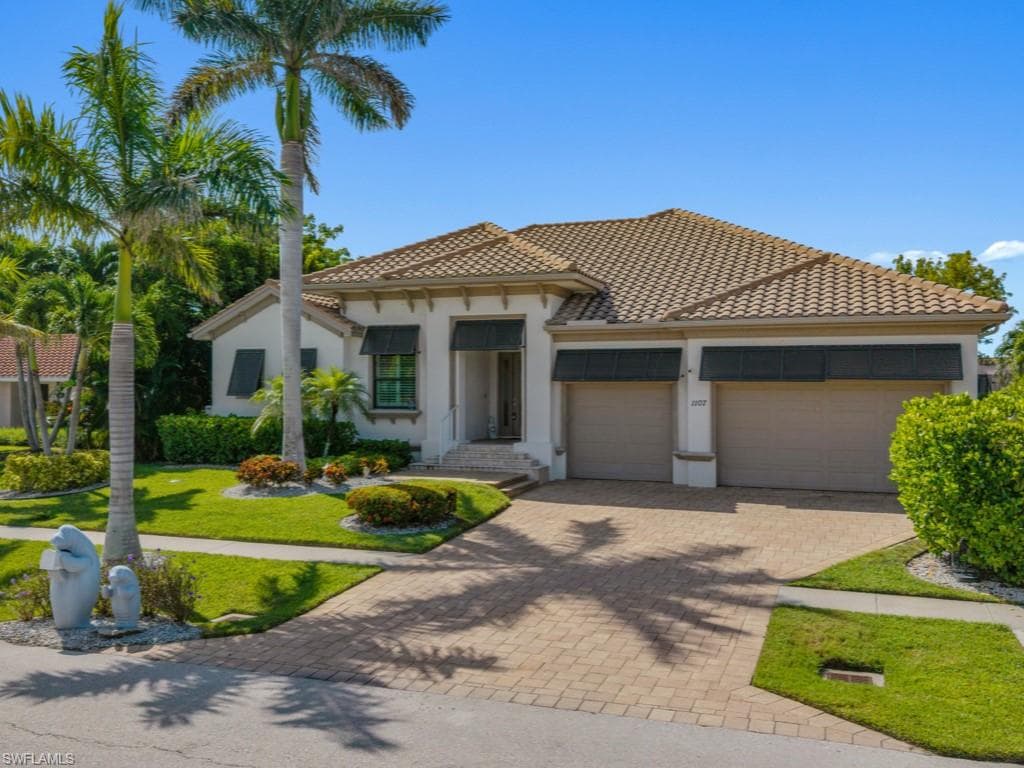 1107 Breakwater Ct, Marco Island, FL 34145-1