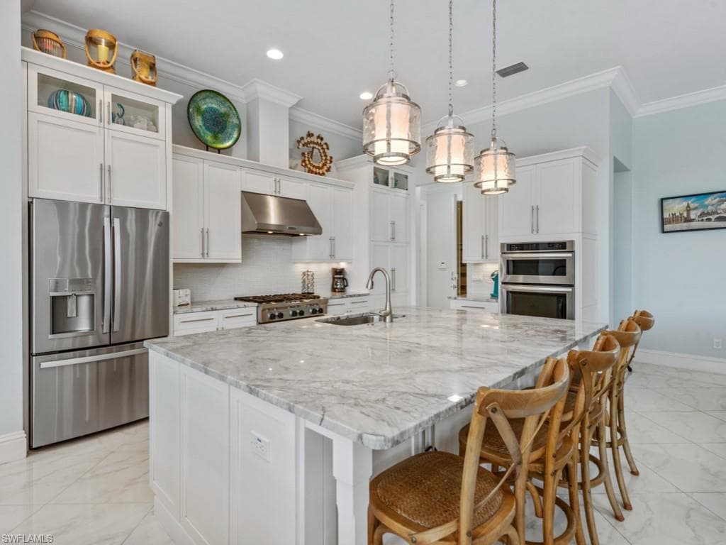 1107 Breakwater Ct, Marco Island, FL 34145-19