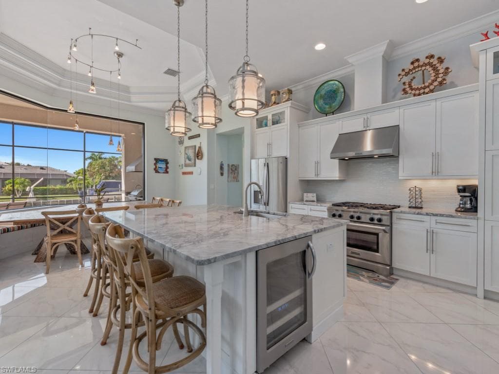 1107 Breakwater Ct, Marco Island, FL 34145-23