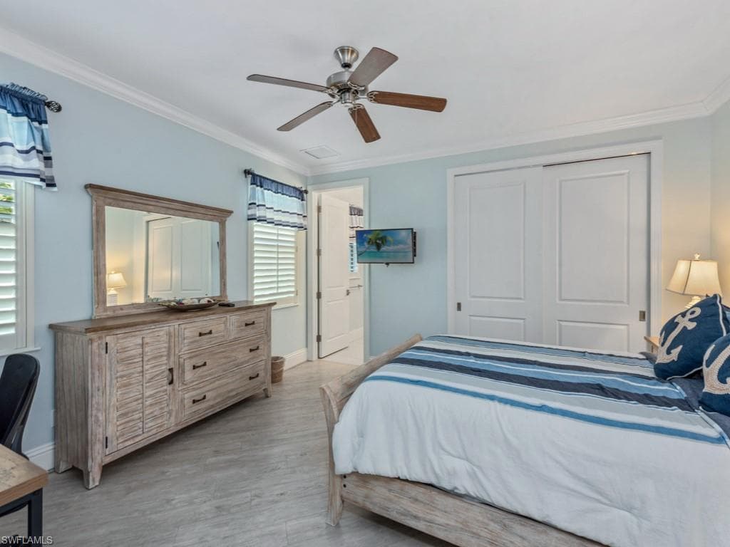 1107 Breakwater Ct, Marco Island, FL 34145-28