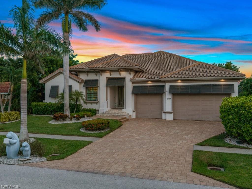 1107 Breakwater Ct, Marco Island, FL 34145-7