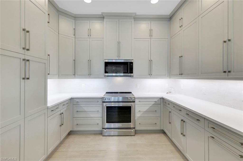 8825 Yucatan Ct, Naples, FL 34112-10