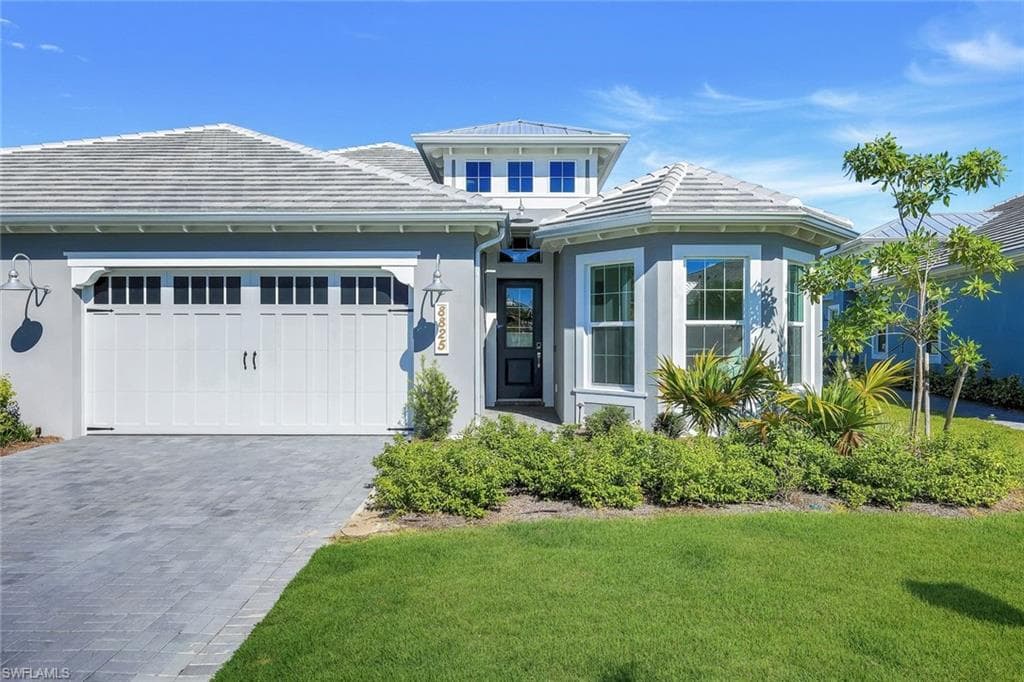 8825 Yucatan Ct, Naples, FL 34112-1