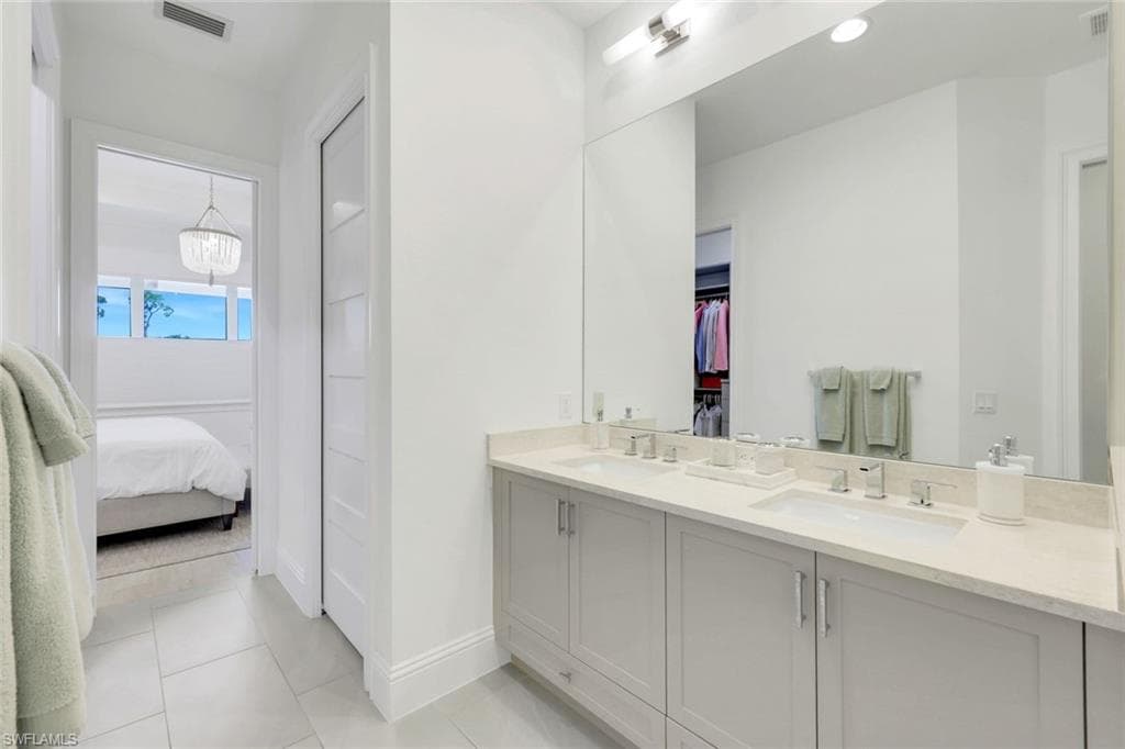 8825 Yucatan Ct, Naples, FL 34112-20