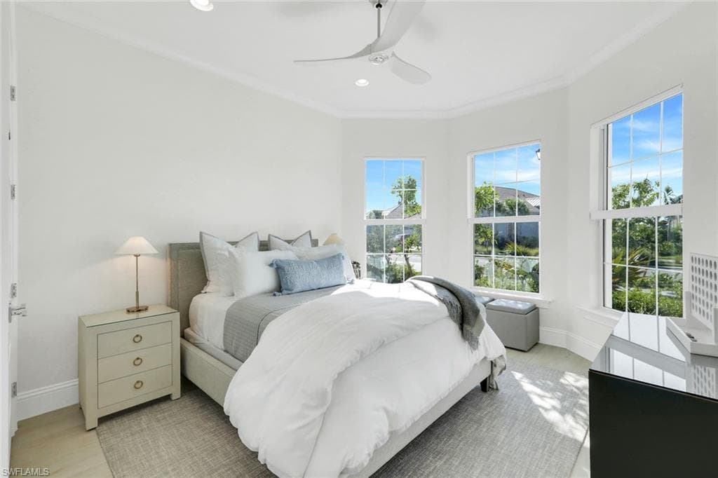 8825 Yucatan Ct, Naples, FL 34112-24