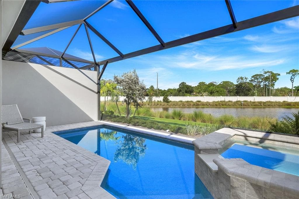 8825 Yucatan Ct, Naples, FL 34112-32
