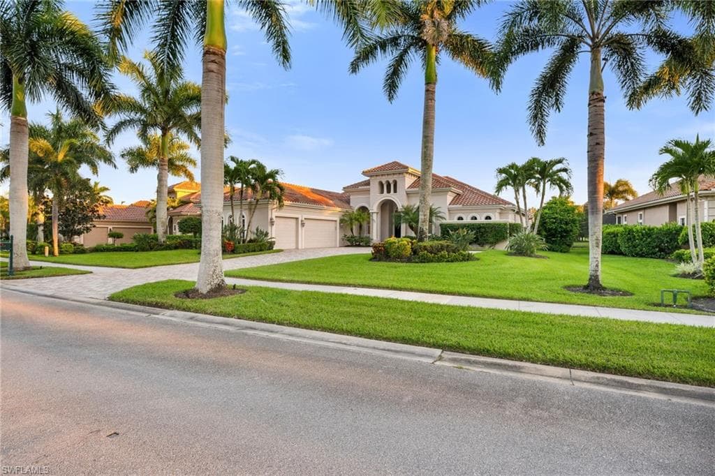 11978 Maidstone Ct, Naples, FL 34120-1
