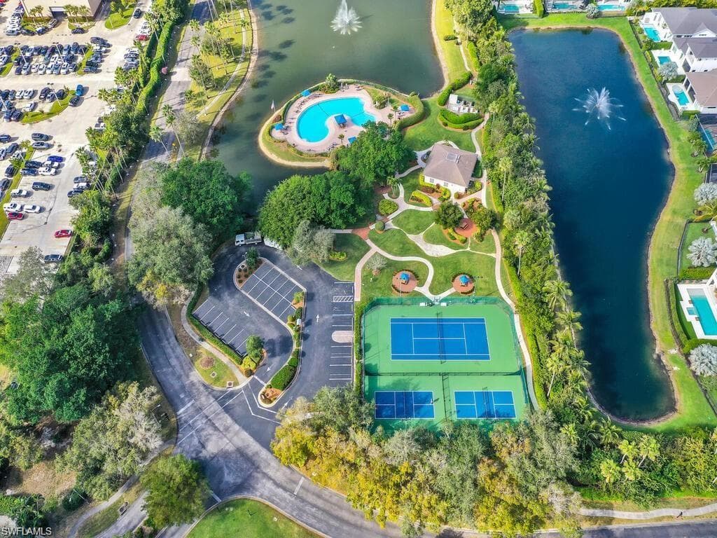 7049 Lone Oak Blvd, Naples, FL 34109-6