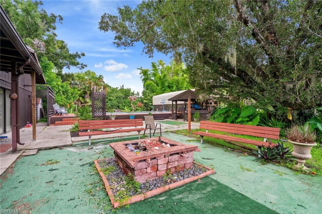 7497 Coon Rd, North Fort Myers, FL 33917-27