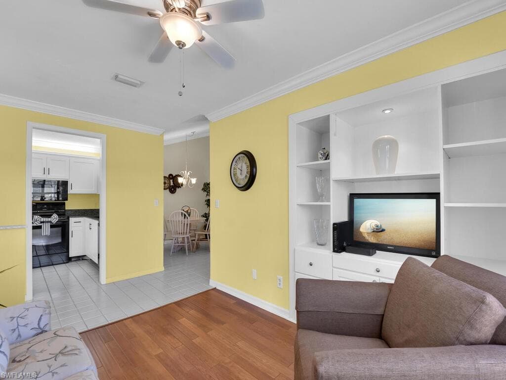 2702 Kings Lake Blvd 204, Naples, FL 34112-8