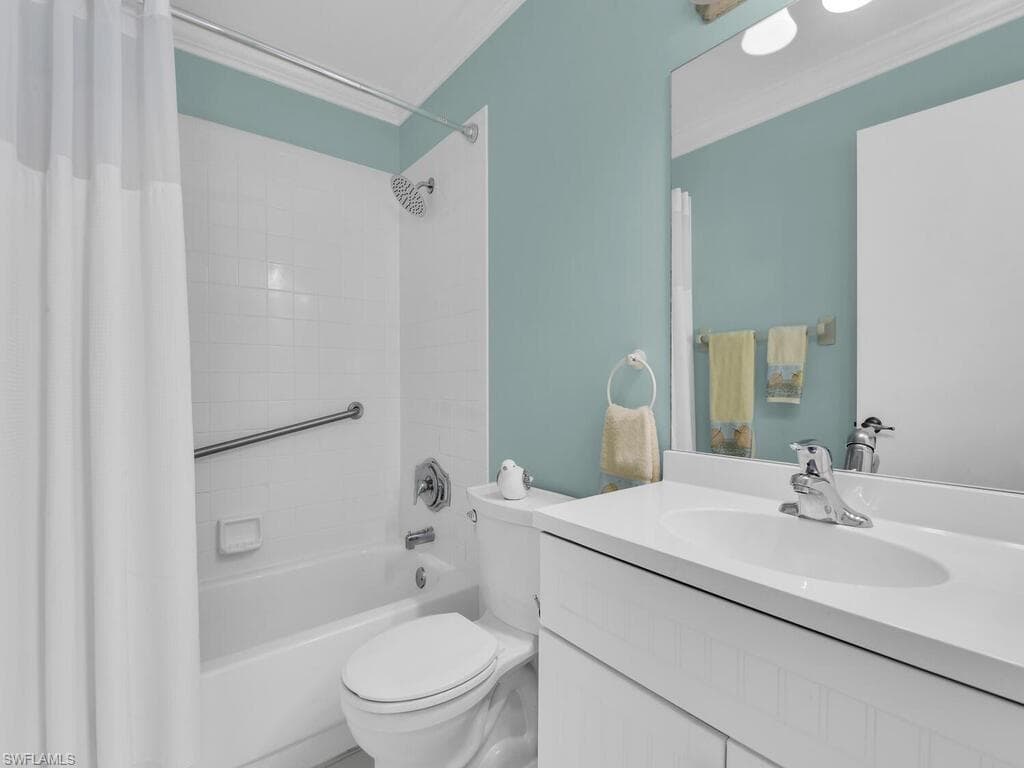 2702 Kings Lake Blvd 204, Naples, FL 34112-21