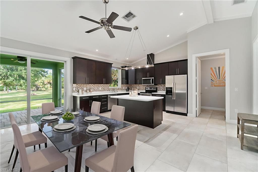 271 12th Ave NE, Naples, FL 34120-8