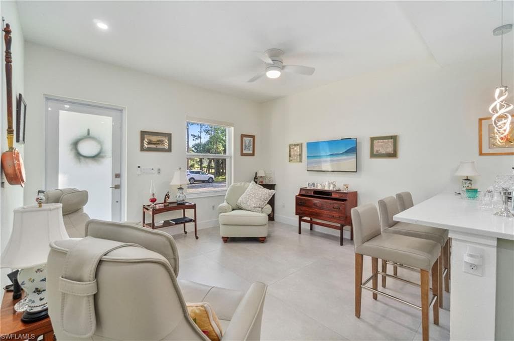 271 12th Ave NE, Naples, FL 34120-17