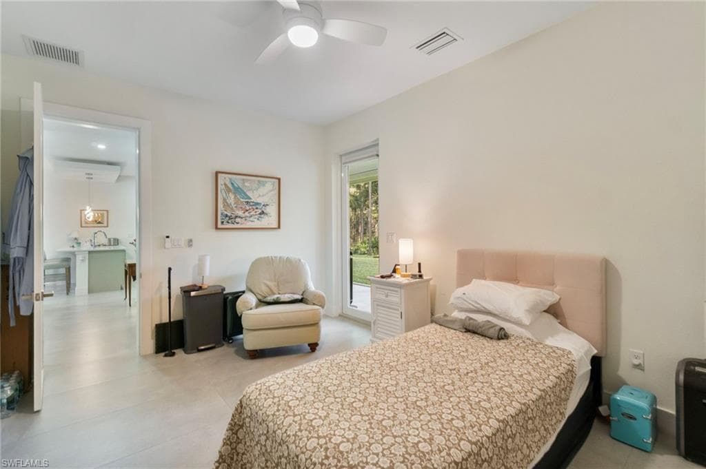 271 12th Ave NE, Naples, FL 34120-19