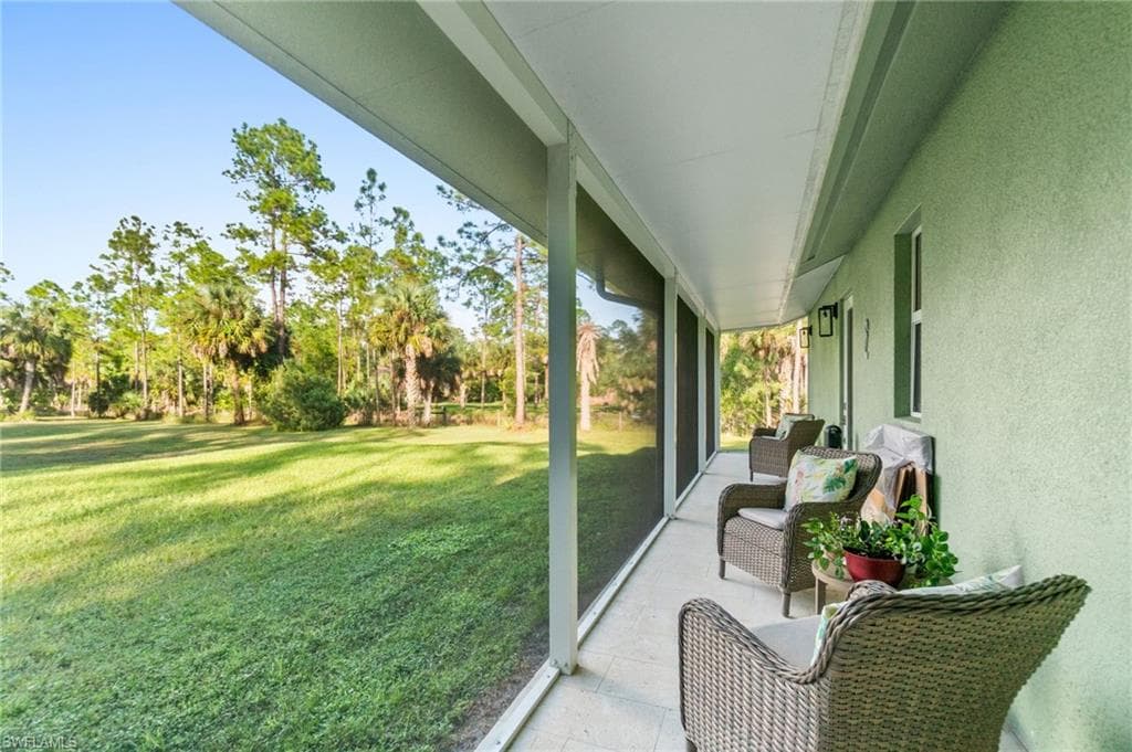 271 12th Ave NE, Naples, FL 34120-26