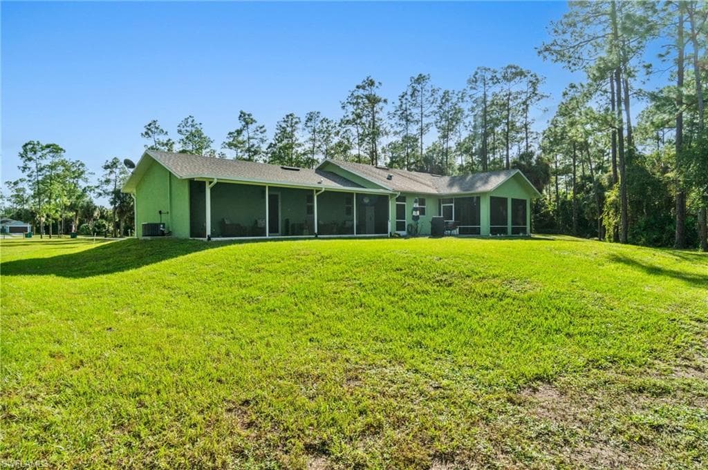 271 12th Ave NE, Naples, FL 34120-30