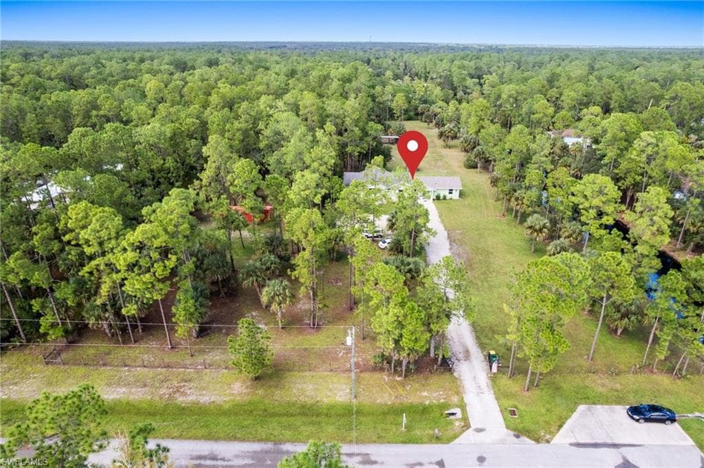 271 12th Ave NE, Naples, FL 34120-33
