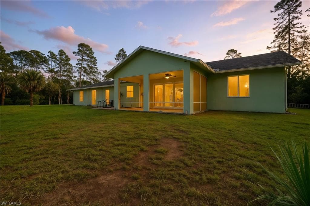 271 12th Ave NE, Naples, FL 34120-4
