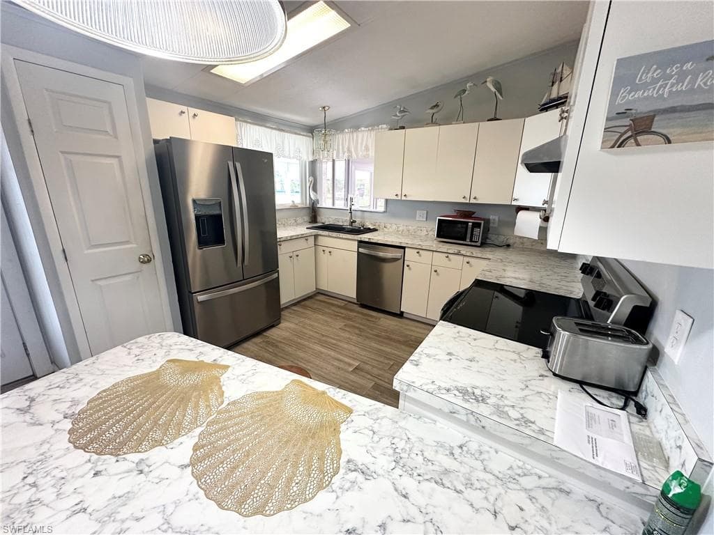 17511 Bryan Ct, Fort Myers Beach, FL 33931-8