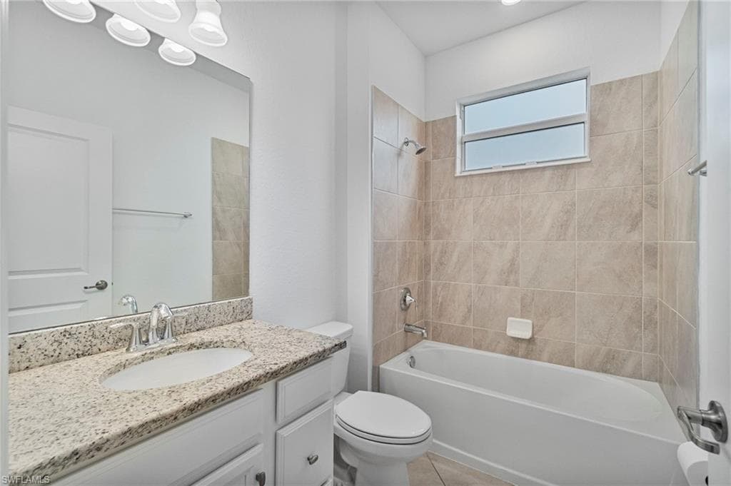 2118 Hamlin St, Naples, FL 34120-15