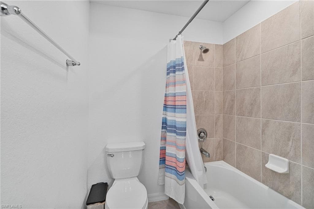 2118 Hamlin St, Naples, FL 34120-18