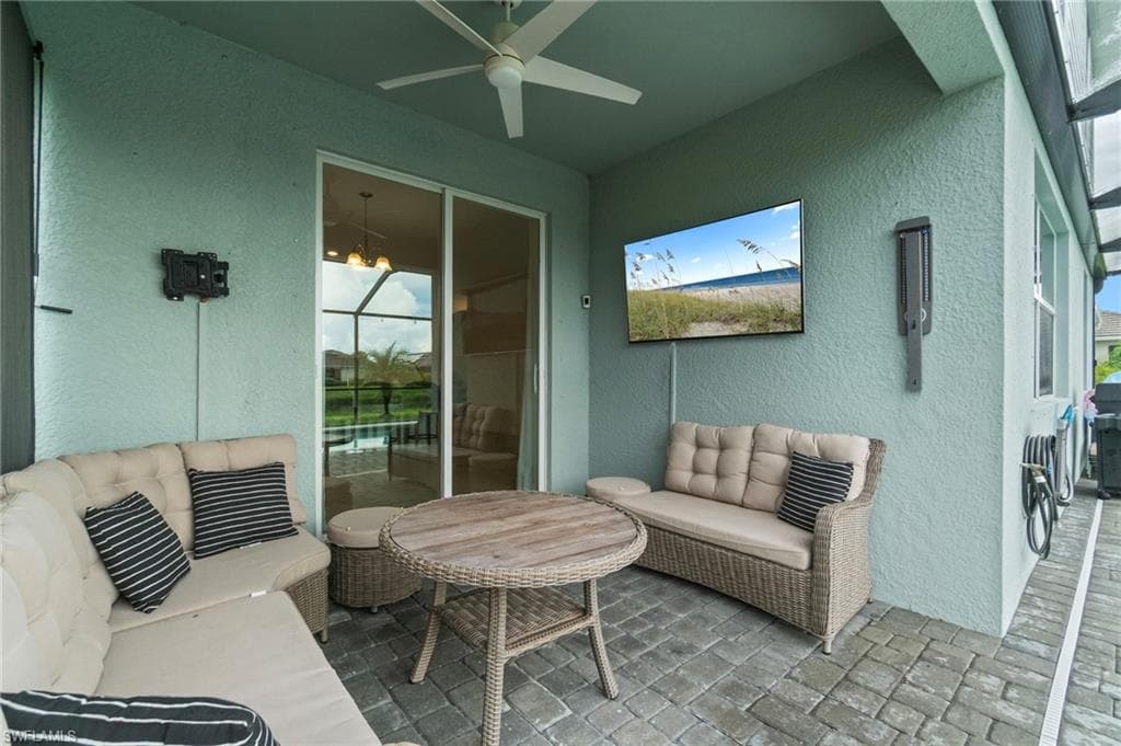 2118 Hamlin St, Naples, FL 34120-23