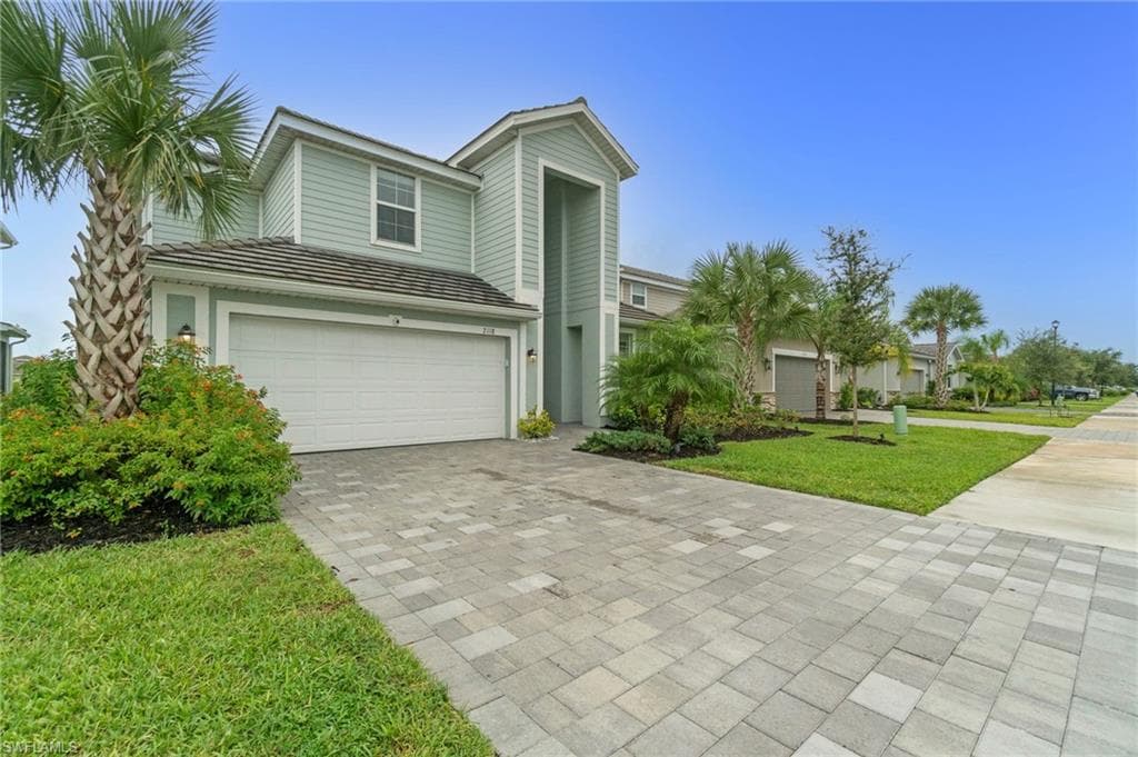 2118 Hamlin St, Naples, FL 34120-30