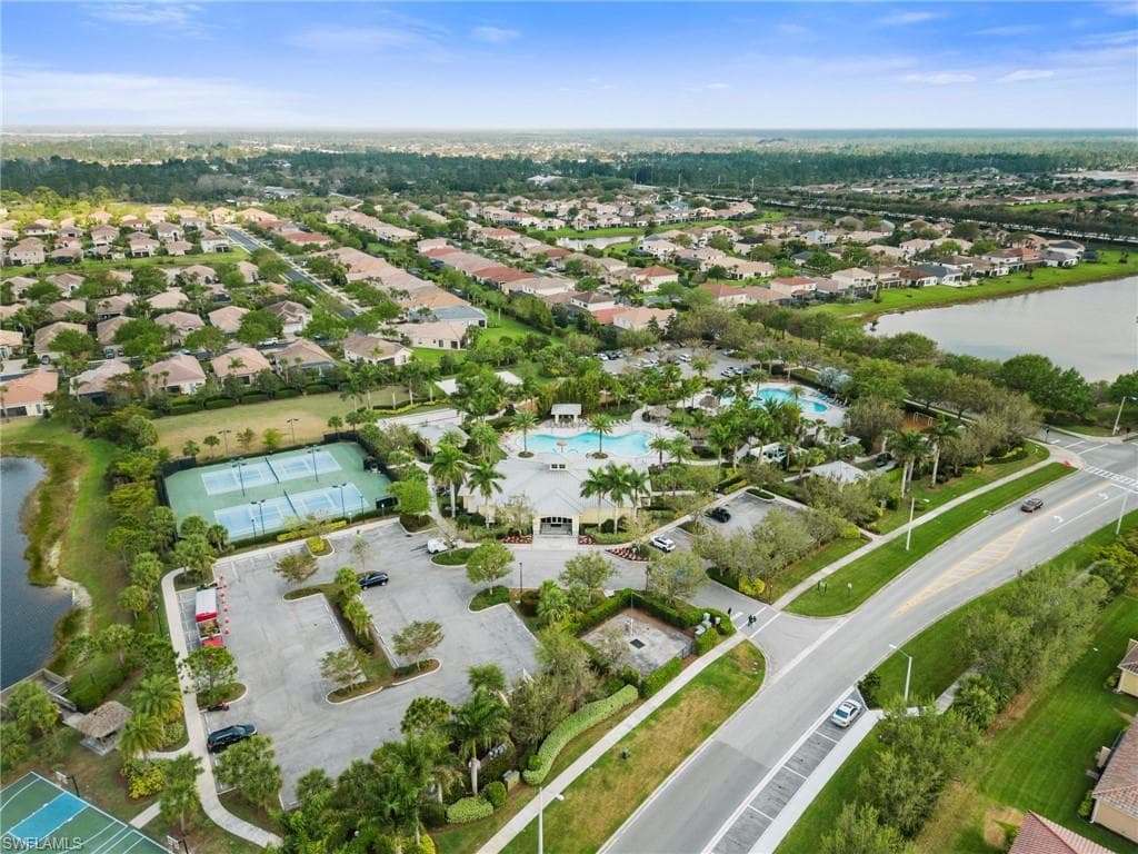 2118 Hamlin St, Naples, FL 34120-33