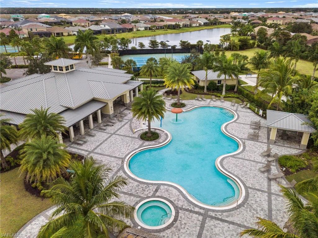 2118 Hamlin St, Naples, FL 34120-36