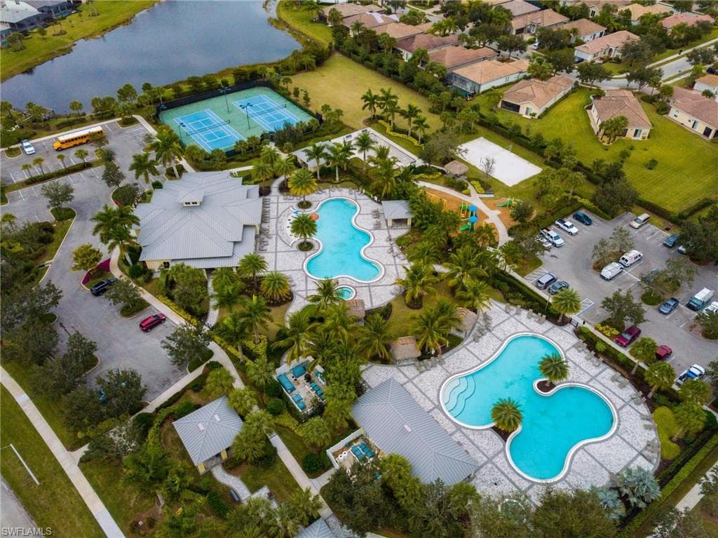 2118 Hamlin St, Naples, FL 34120-38