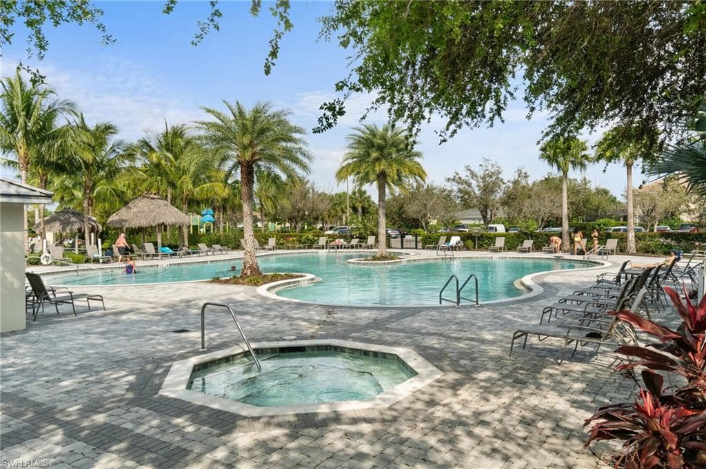 2118 Hamlin St, Naples, FL 34120-39