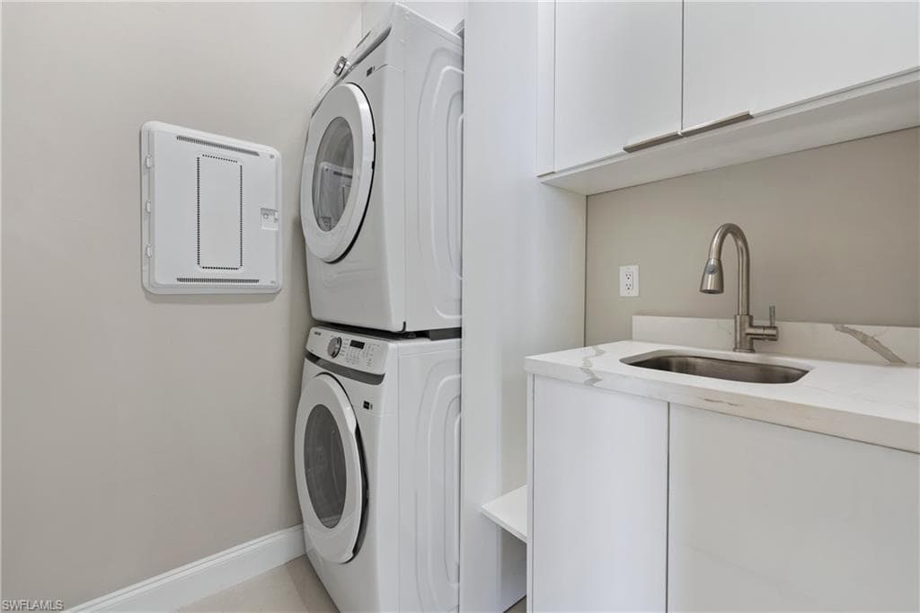 2903 37th St W, Lehigh Acres, FL 33971-9