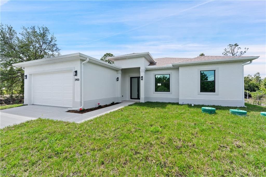 2903 37th St W, Lehigh Acres, FL 33971-1