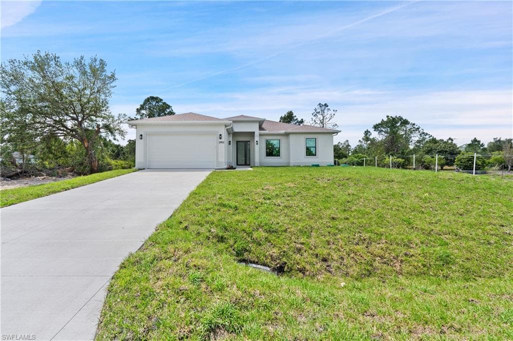 2903 37th St W, Lehigh Acres, FL 33971-2