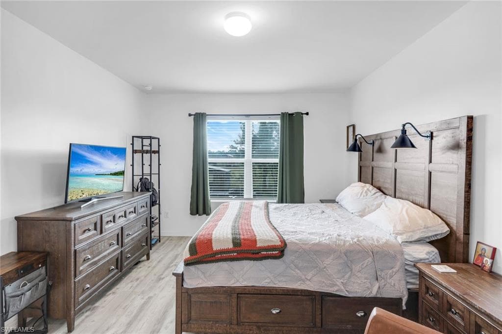 4180 68th Ave NE, Naples, FL 34120-14