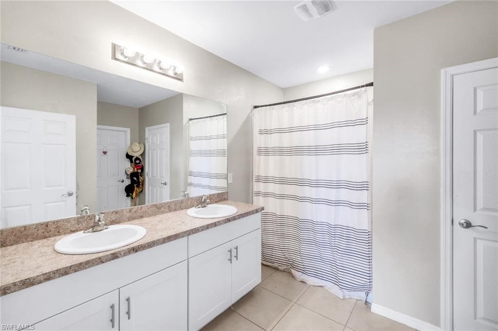 4180 68th Ave NE, Naples, FL 34120-15