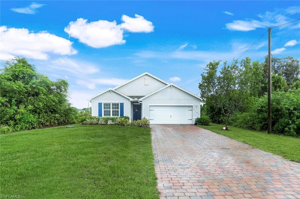 4180 68th Ave NE, Naples, FL 34120-2