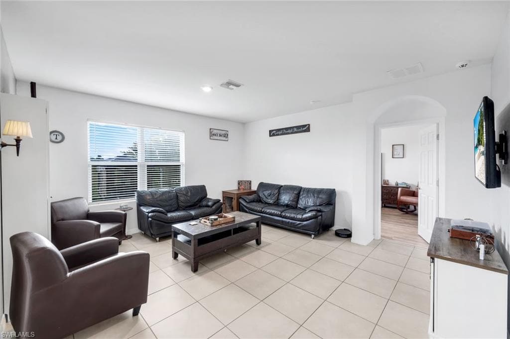 4180 68th Ave NE, Naples, FL 34120-7