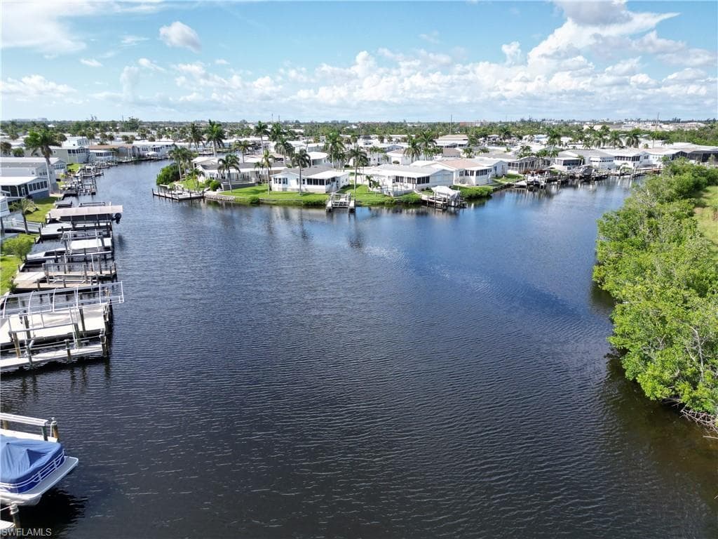 17741 Canal Cove Ct, Fort Myers Beach, FL 33931-7