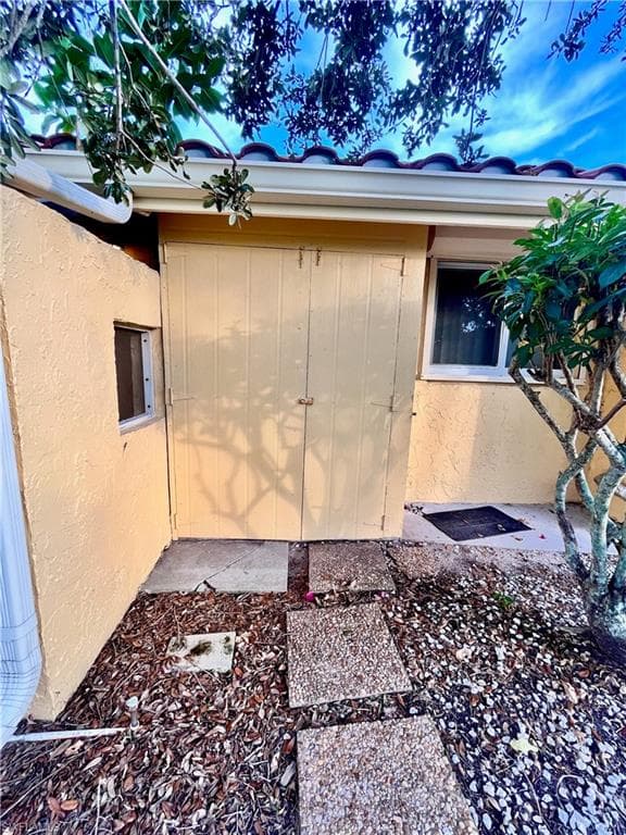 186 Harrison Rd H4, Naples, FL 34112-32