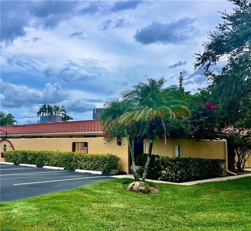 186 Harrison Rd H4, Naples, FL 34112-33