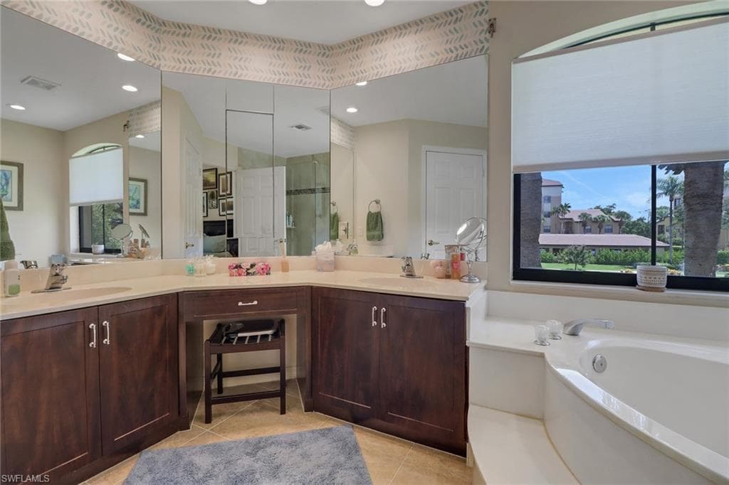 184 Vintage Cir N201, Naples, FL 34119-13