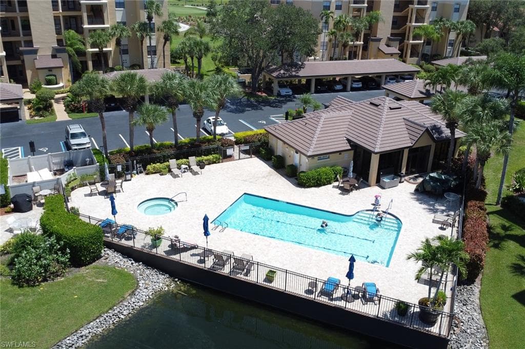 184 Vintage Cir N201, Naples, FL 34119-26