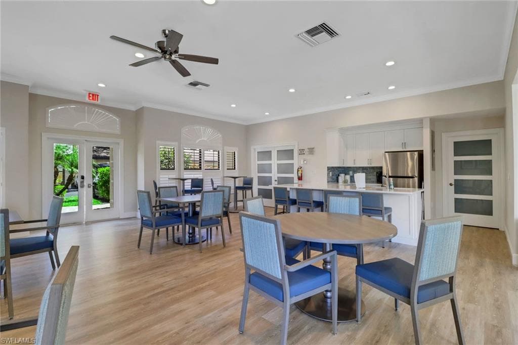 184 Vintage Cir N201, Naples, FL 34119-28